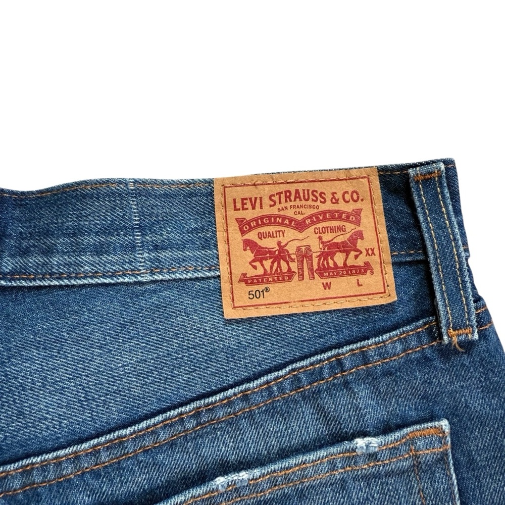 Levi’s Distressed Denim 501 shorts | W29 - Picture 7 of 8